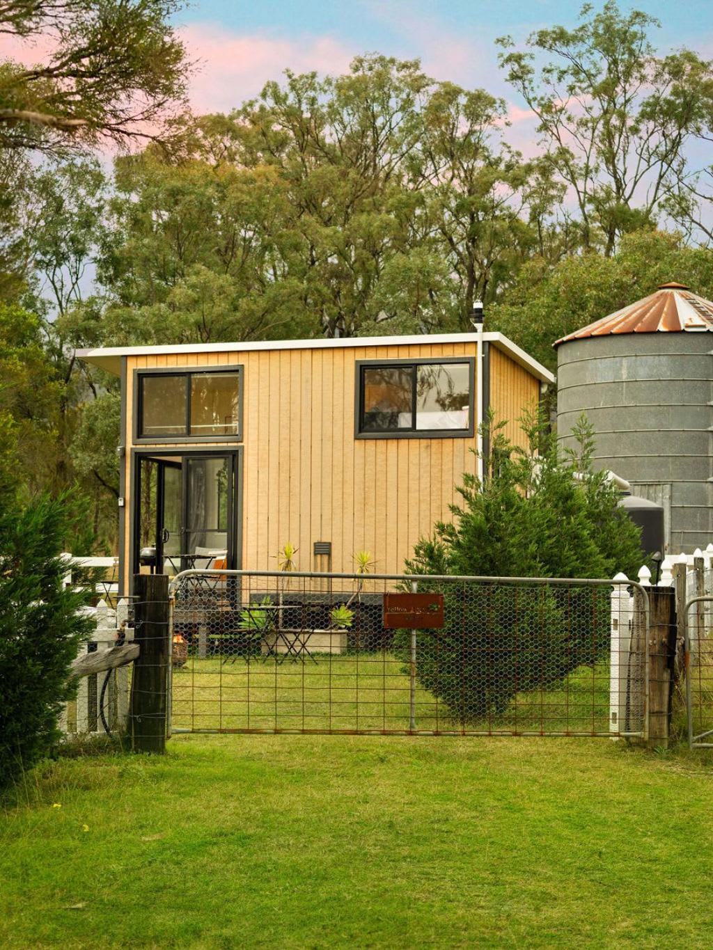 Yellow Rock Views By Tiny Away Villa Broke Buitenkant foto