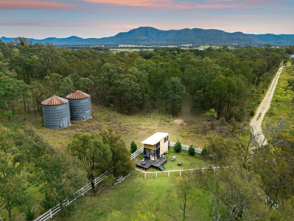 Yellow Rock Views By Tiny Away Villa Broke Buitenkant foto